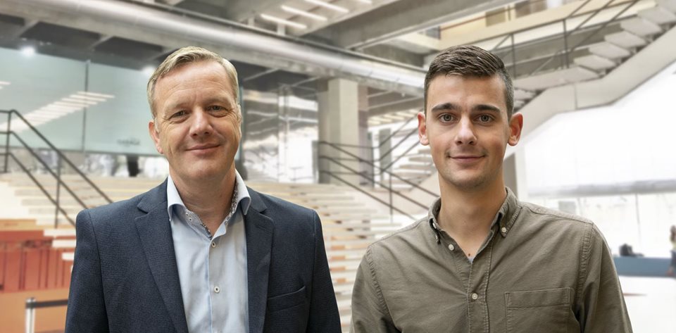 Hendrik-Jan Weggeman en Tobias Borst in fabriek in Almelo