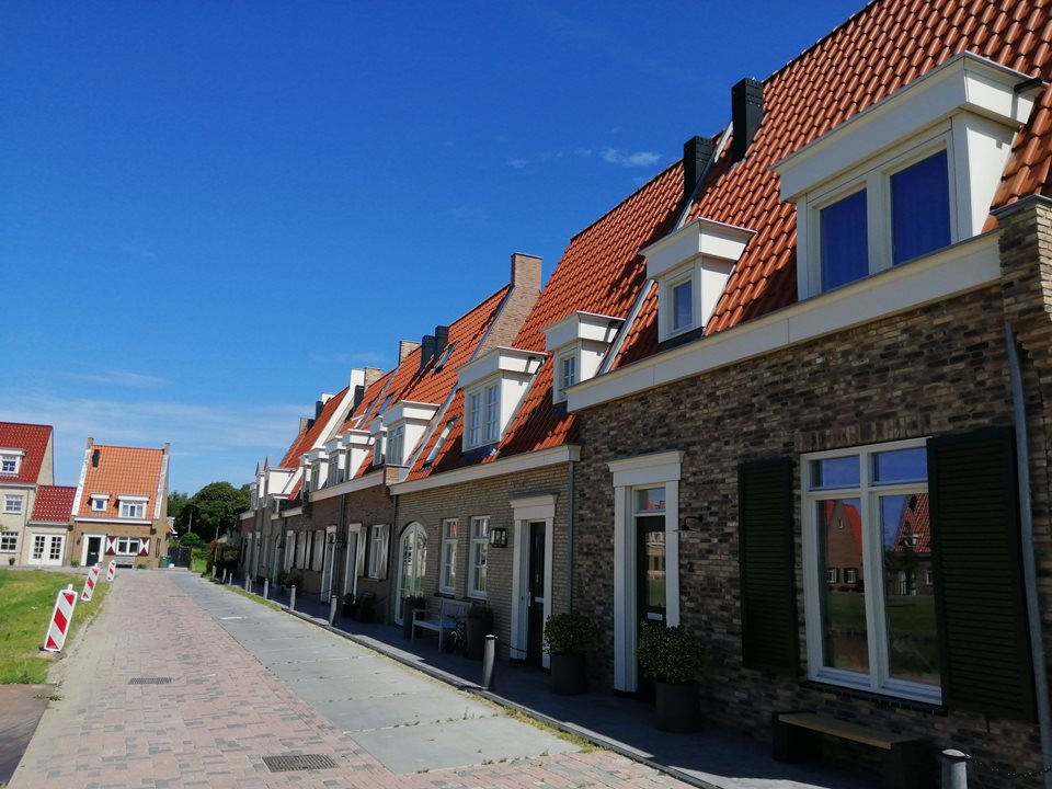 Het project Maasland met uitdagende prefab daken en dakkapellen