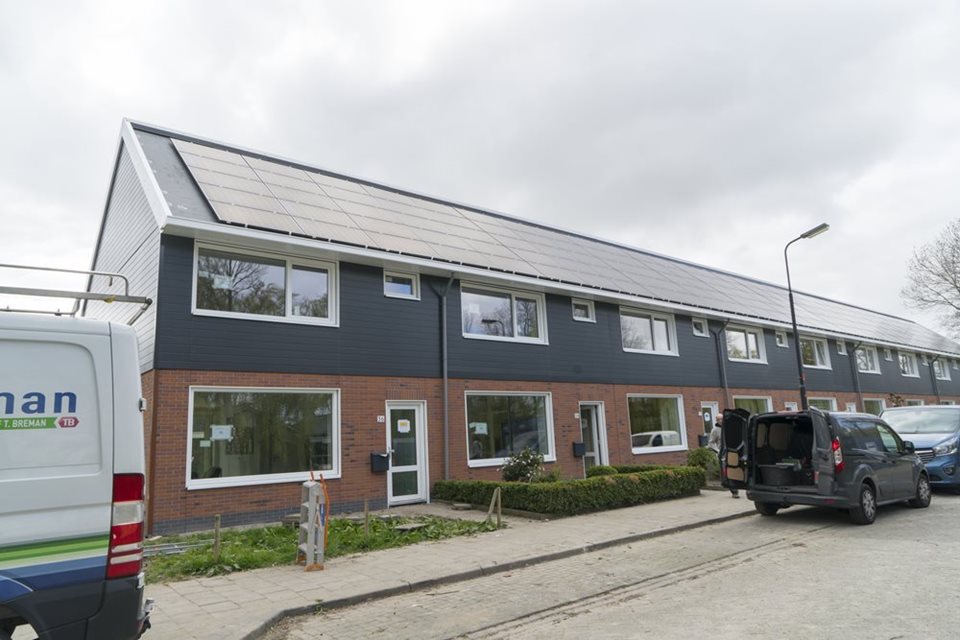 Gerenoveerde prefab daken in Heerhugowaard