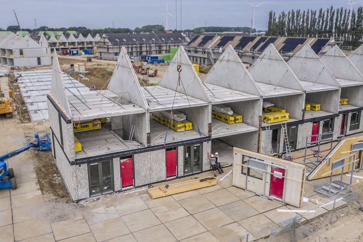 Prefab wanden met steenstrips van Emergo in Nijmegen